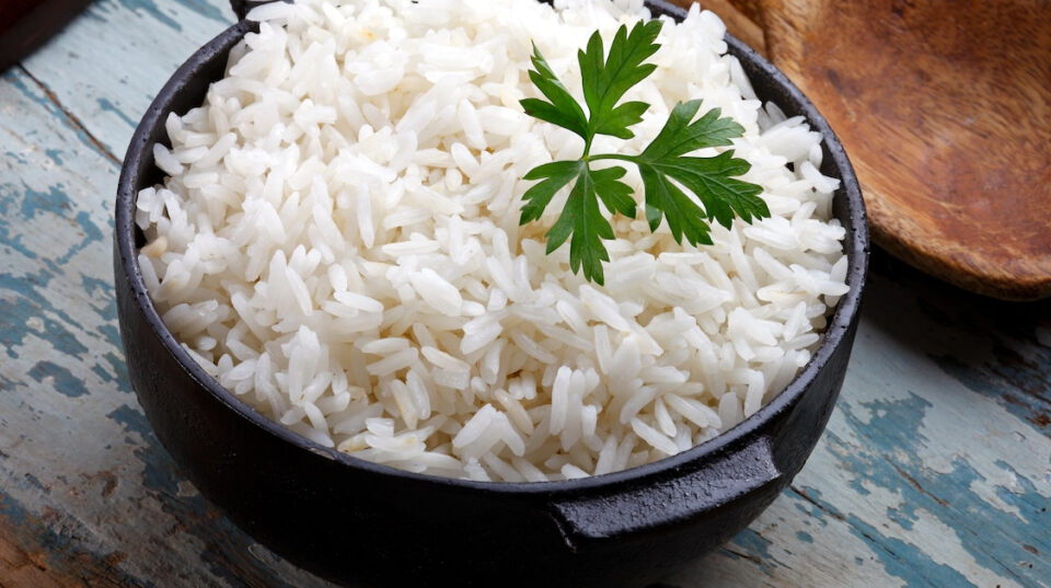 Los 3 trucos sencillos para devolver la vida al arroz que te ha sobrado