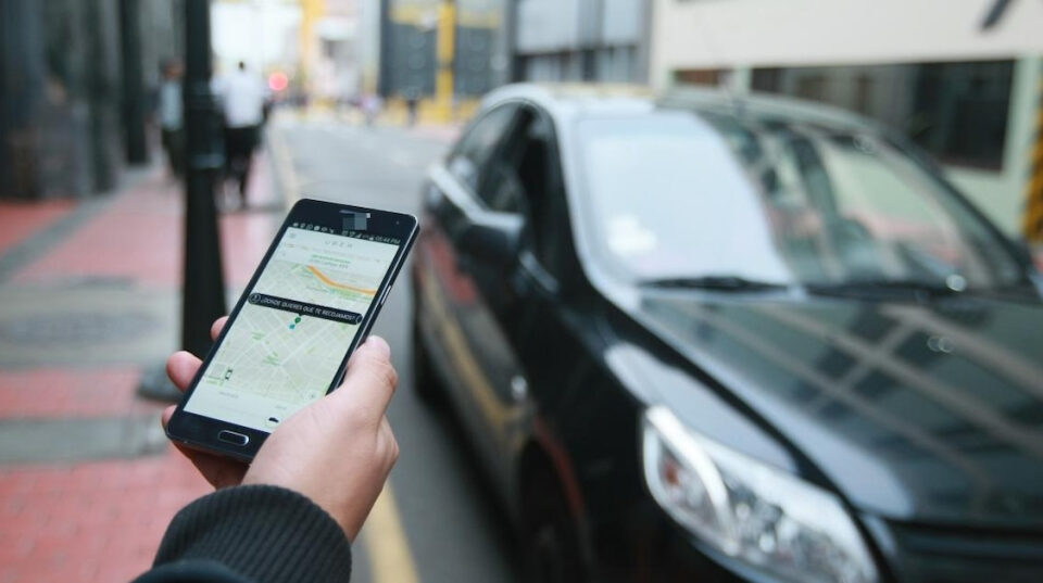 Taxis por aplicativo en la mira del Congreso: MTC podría bloquear plataformas como DiDi, Uber, Cabify e InDrive por delitos de sus conductores