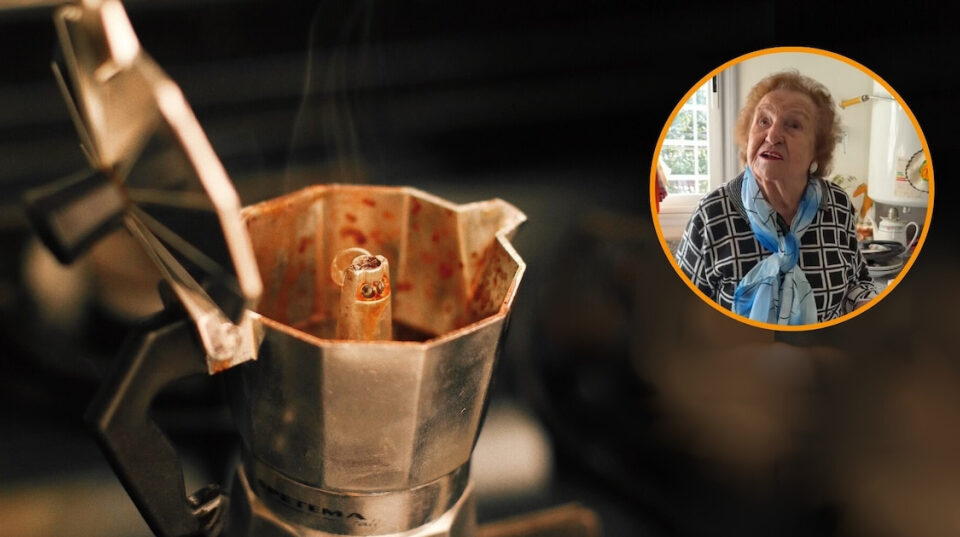 El secreto de las abuelas italianas para hacer el mejor café en cafetera tradicional, según una ‘nonna’ de 95 años