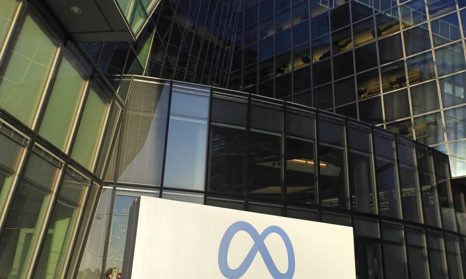 Meta está usando bancos de datos pirateados e ilegales para entrenar a su IA