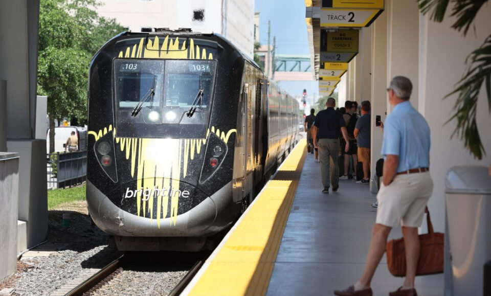 BrightLine reduce rápidamente algunos precios de los nuevos pases frecuentes