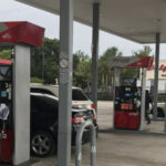 Precio de gasolina en Florida inferior a $3, el nivel más bajo en 17 meses