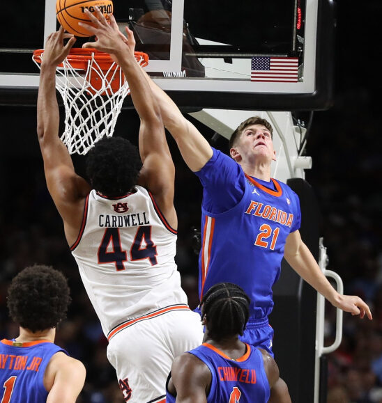 La estrella de UF Alex Condon se retira del draft de la NBA, regresa al campeón nacional Gators