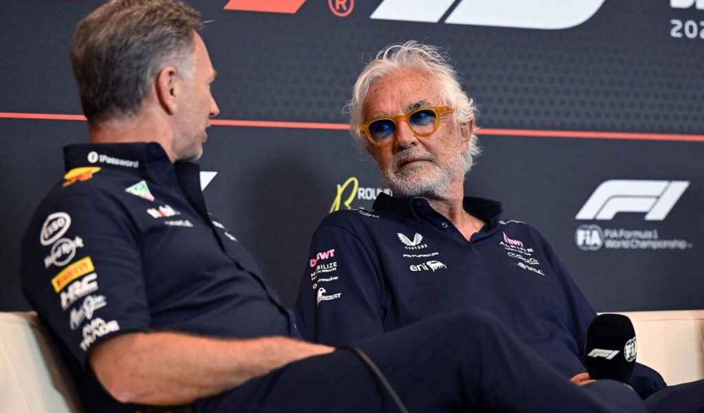 El show de Briatore ante los medios en España: «¡Siguiente pregunta!»