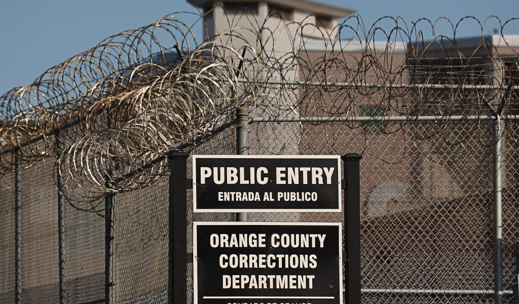 Los arrestos por inmigración aumentan en la Florida Central. ¿Podrían maximizar la cárcel de Orange?