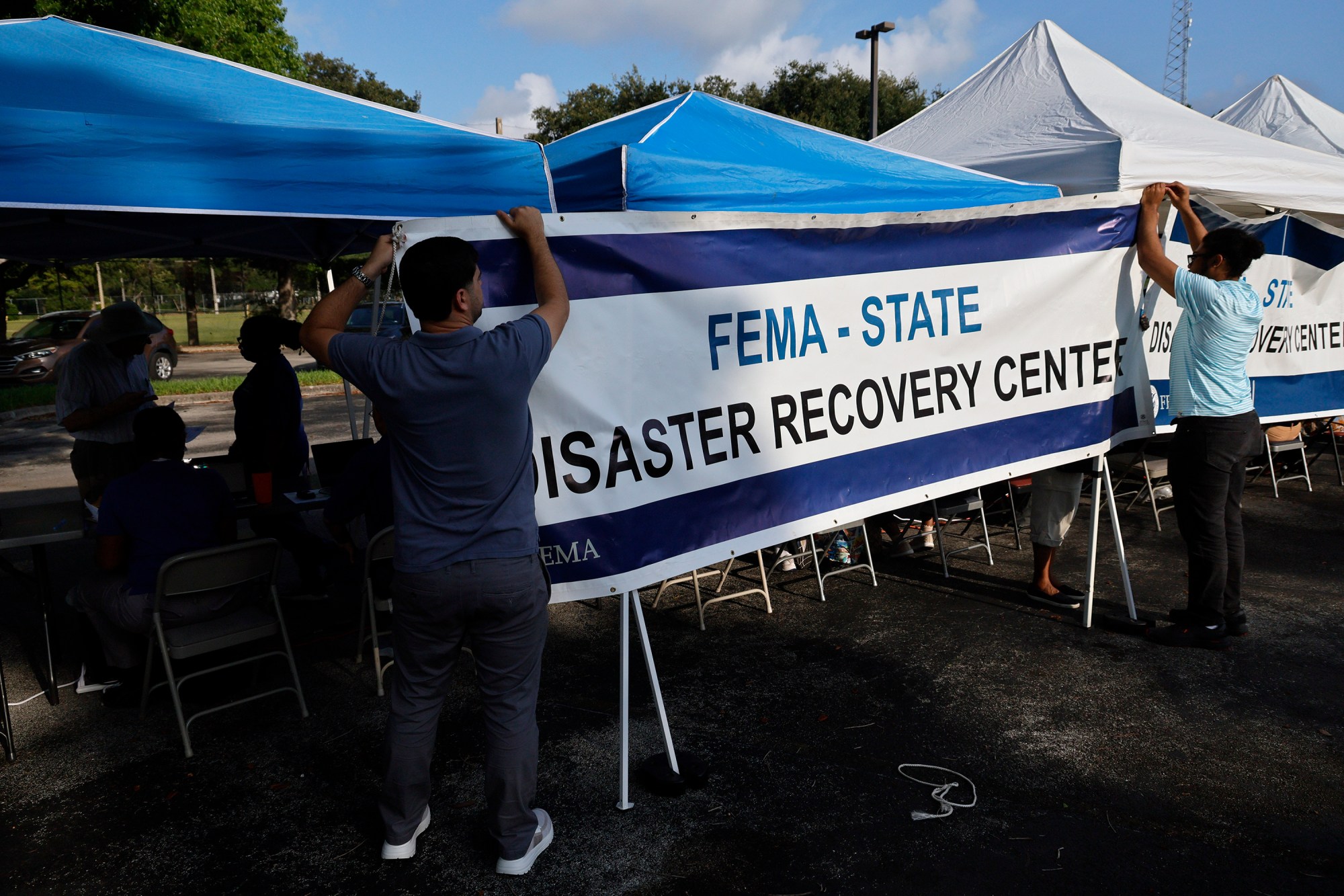 La Agencia Federal de Manejo de Emergencias ayuda a prepararse, responder y recuperarse de emergencias. Una ley propuesta separaría a FEMA del Departamento de Seguridad Nacional. (Amy Beth Bennett/South Florida Sun Sentinel)