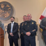Florida AG se une a los funcionarios del lago para denunciar el tráfico sexual, inmigrantes indocumentados