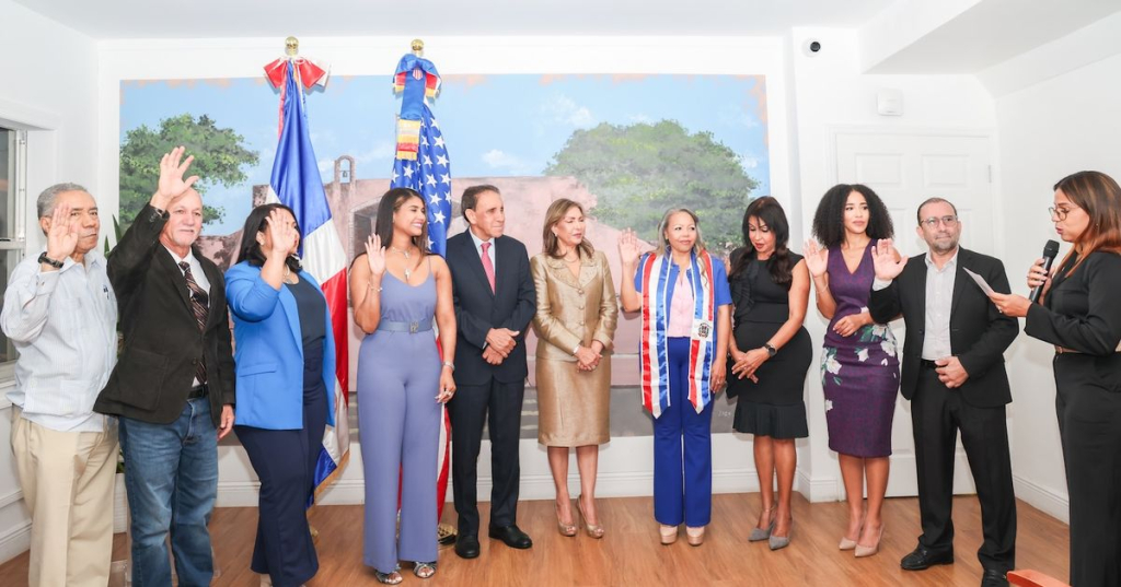 Periodista dominicana recalca en Florida valor de la democracia en sistemas salud de las Américas