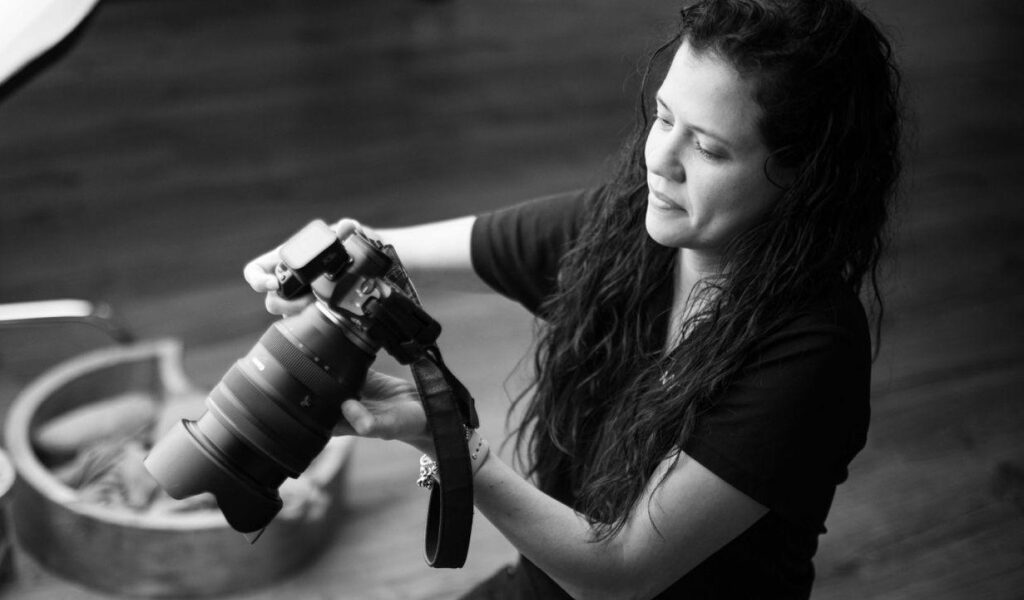 El secreto del éxito de Jenice García, la fotógrafa que hace magia con los recién nacidos