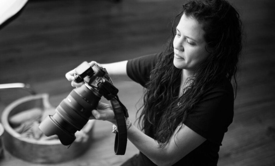 El secreto del éxito de Jenice García, la fotógrafa que hace magia con los recién nacidos