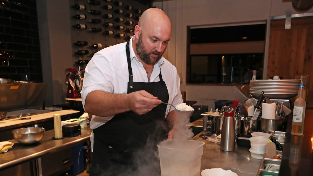Chef de Florida Michelin-Star acusado de manipulación de testigos después de un asalto violento
