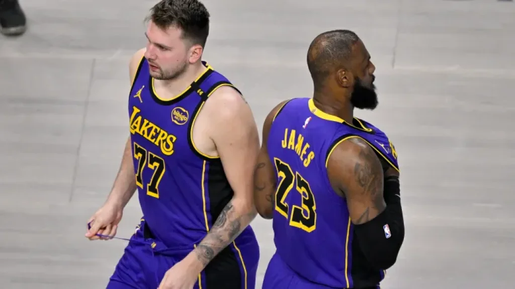 El único jugador «intocable» para los Lakers en las conversaciones por traspasos | Sporting News Argentina