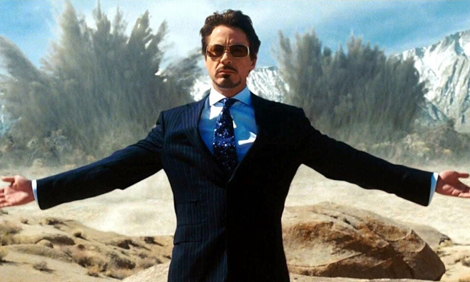 Hay una razón por la que Robert Downey Jr. lleva gafas de sol en esta escena de ‘Iron Man’: no se sabía el guion