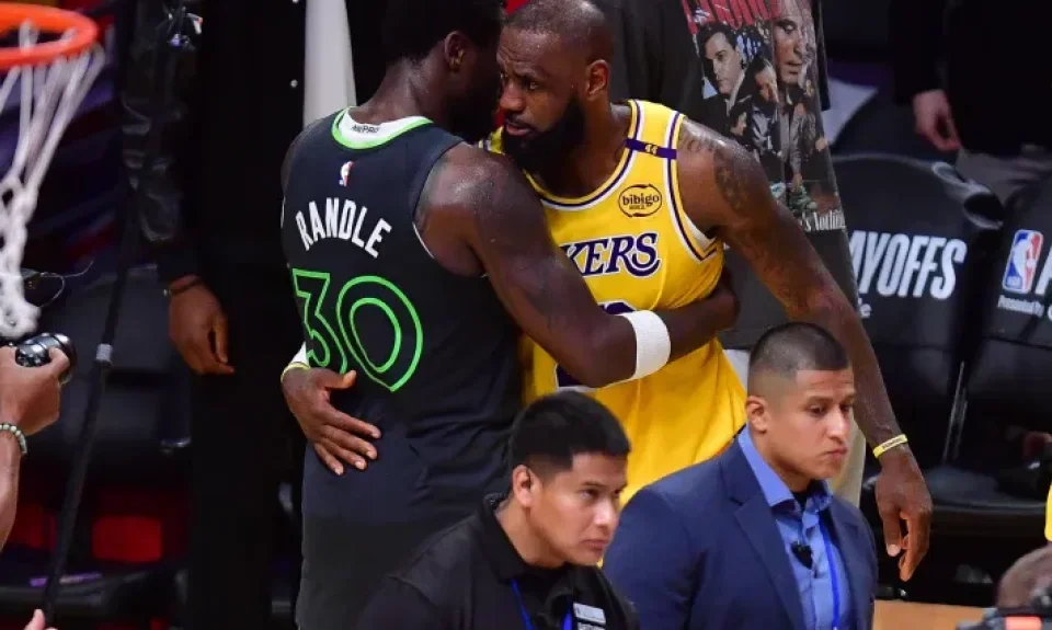 La reacción de LeBron James a la multimillonaria e histórica venta de los Lakers | Sporting News Argentina