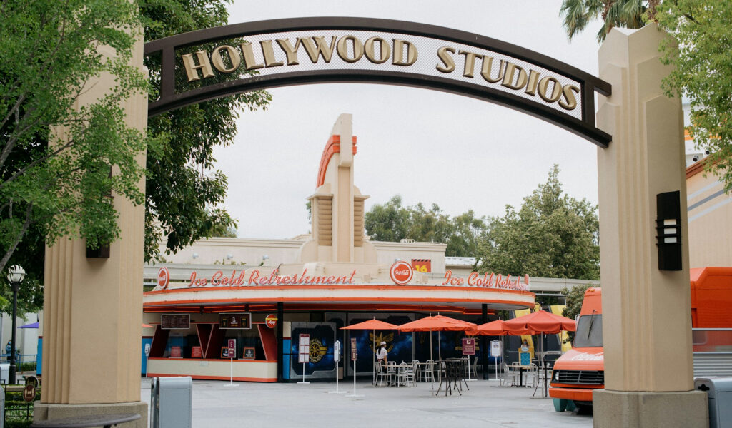 ¡Héroe inesperado! Doctor de paseo en Disney revive a joven que colapsó en el parque