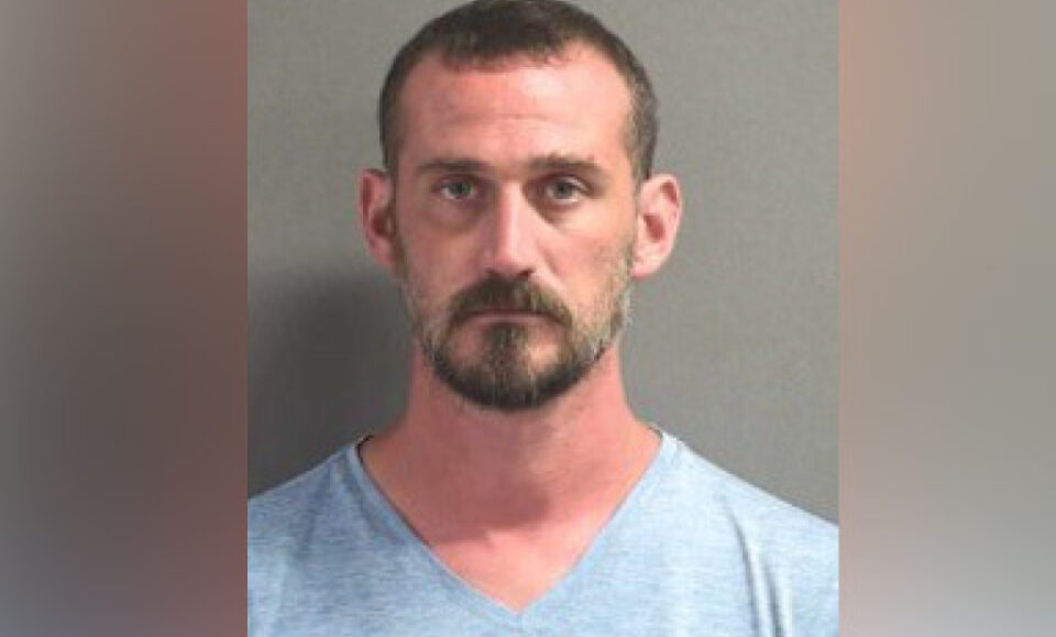 Sheriff de Volusia: el niño muere después de que el padre lo dejó dentro del auto caliente mientras bebía en el bar