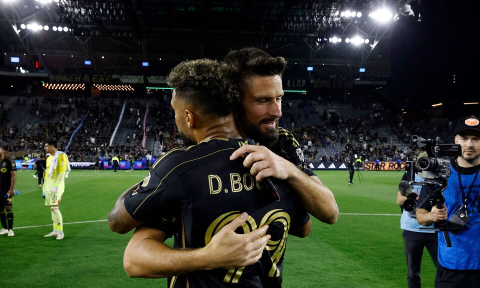 Giroud pasa de noche