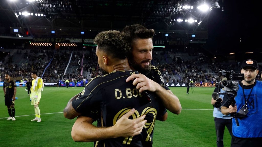 Giroud pasa de noche