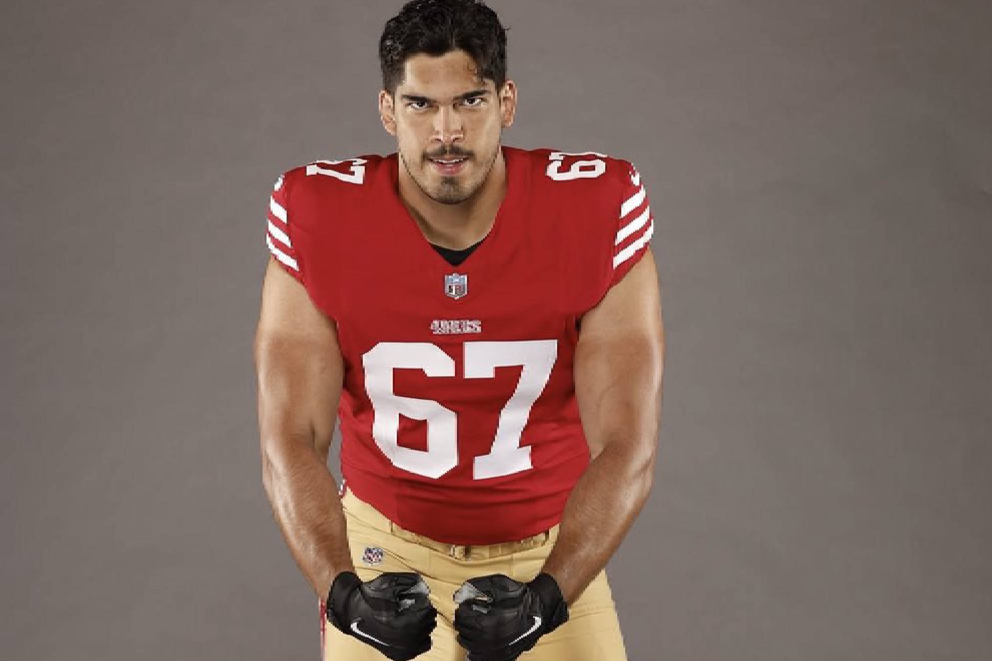 Isaac Alarcn se queda en 2025 con San Francisco 49ers