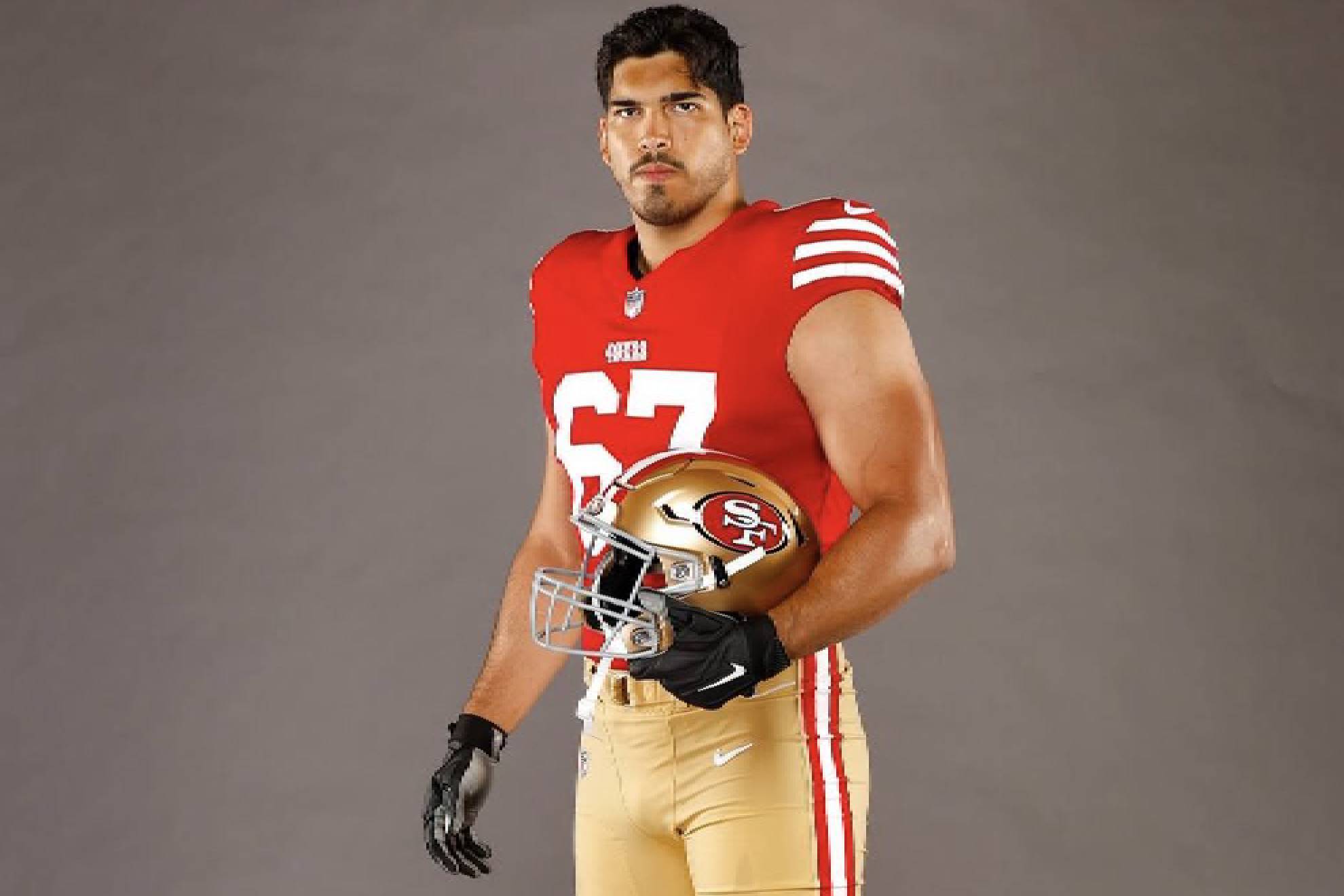 Isaac Alarcn se queda en 2025 con San Francisco 49ers