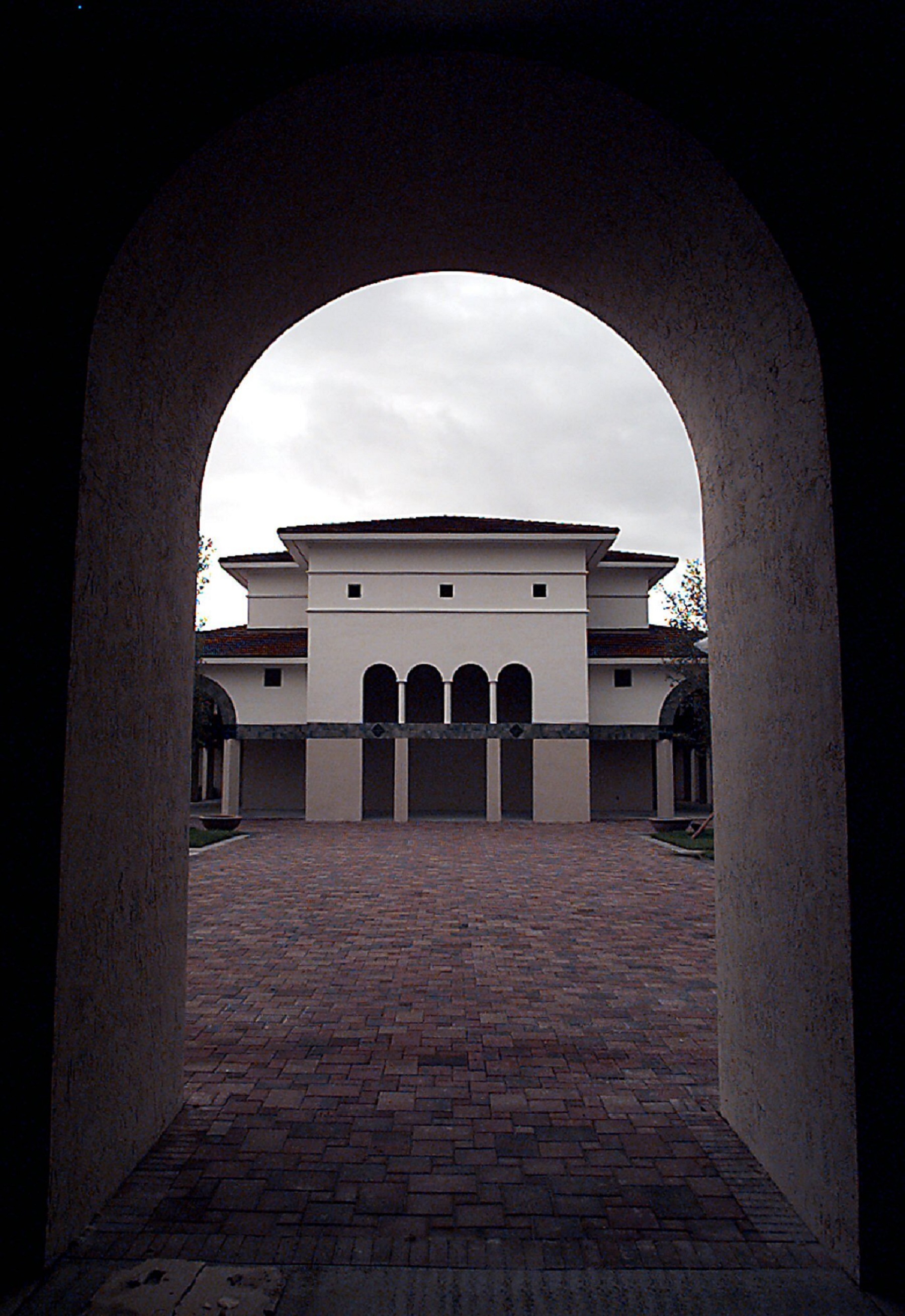 Una vista de uno de los muchos edificios del Centro de Naturaleza y Cultura de Florida Soka Gakkai, EE. UU. En el condado de Broward. El Centro Espiritual Budista está ubicado en 118 acres de humedales restaurados en los Everglades. El Centro está demandando al gobierno federal, diciendo que un proyecto de restauración de Everglades perturbará la capacidad de sus miembros para practicar sus creencias religiosas, incluida la meditación. (Foto de Archivos de Tribune)