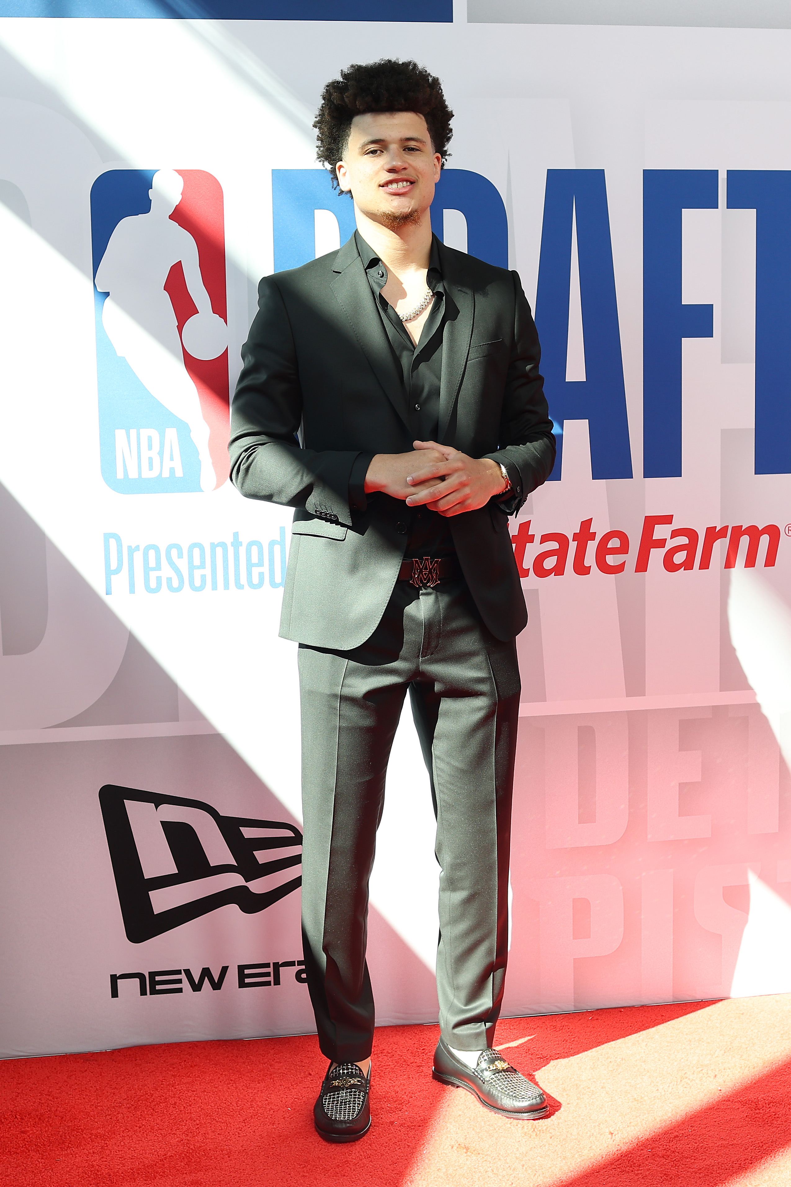 El guardia estadounidense de Florida Walter Clayton Jr. posa en la alfombra roja antes de la primera ronda del draft de la NBA del 2025 el miércoles en el Barclays Center en el distrito de Brooklyn de la ciudad de Nueva York. (Foto de Sarah Stier/Getty Images)