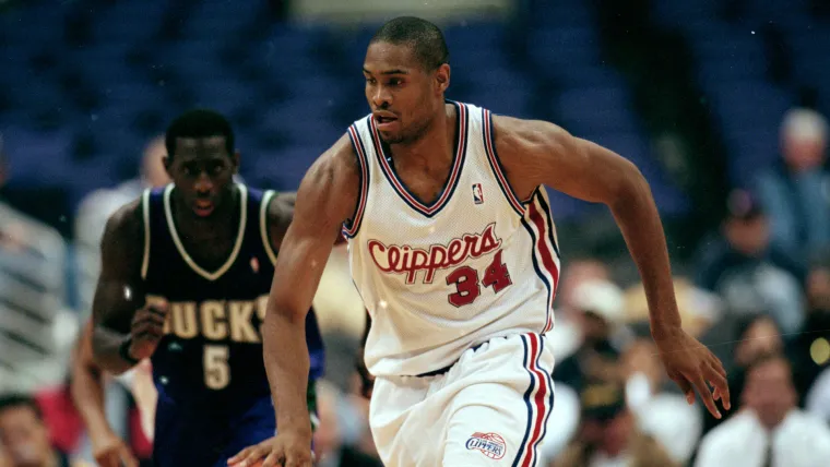 Ex centro de Clippers Michael Olowokandi Michael-Olowokandi-Ftr-051617.jpg