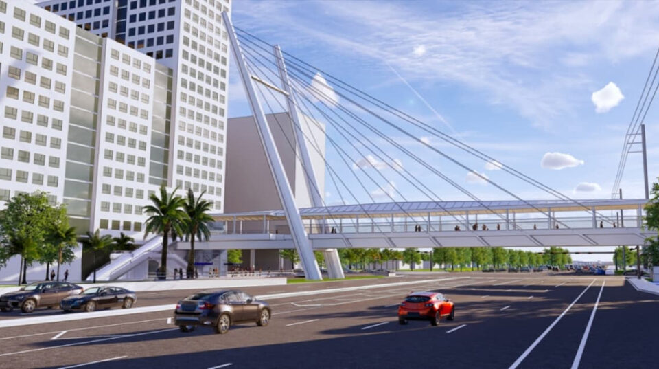 Obras del puente peatonal de la FIU causan cierres en calles de Miami-Dade