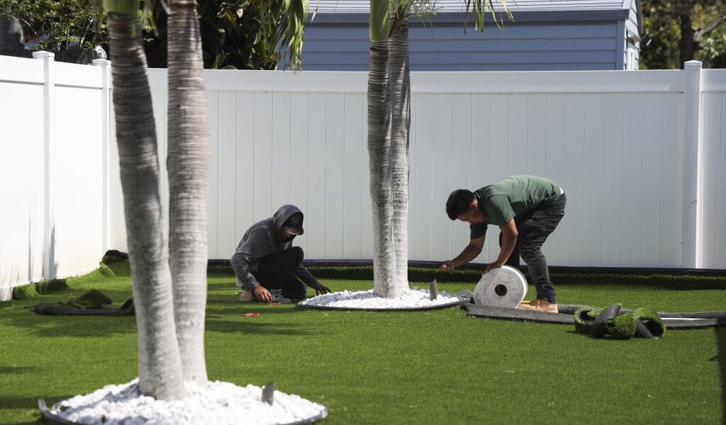 Una nueva ley de Florida podría crear un boom de césped de césped, desafiando los stopgaps locales
