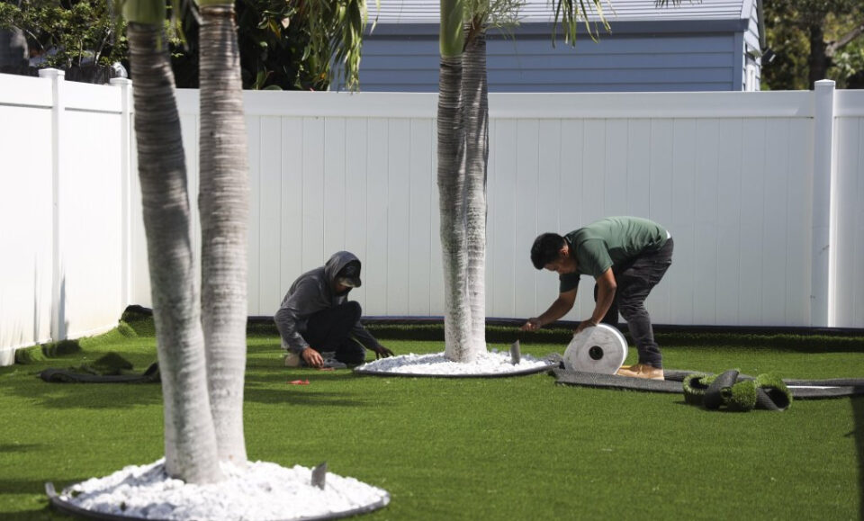 Una nueva ley de Florida podría crear un boom de césped de césped, desafiando los stopgaps locales
