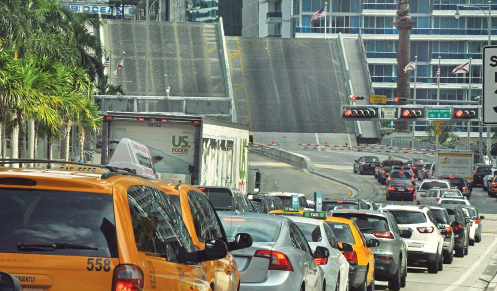 Policía revela información crucial sobre caída de una mujer del puente de Brickell