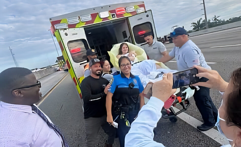 Mujer dio a luz en la Florida Turnpike con apoyo de policías escolares de Miami-Dade