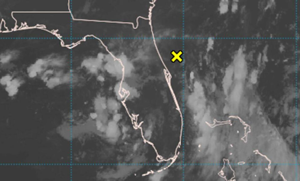 El Centro de huracanes aumenta el sistema de probabilidad podría desarrollarse en la costa de Florida