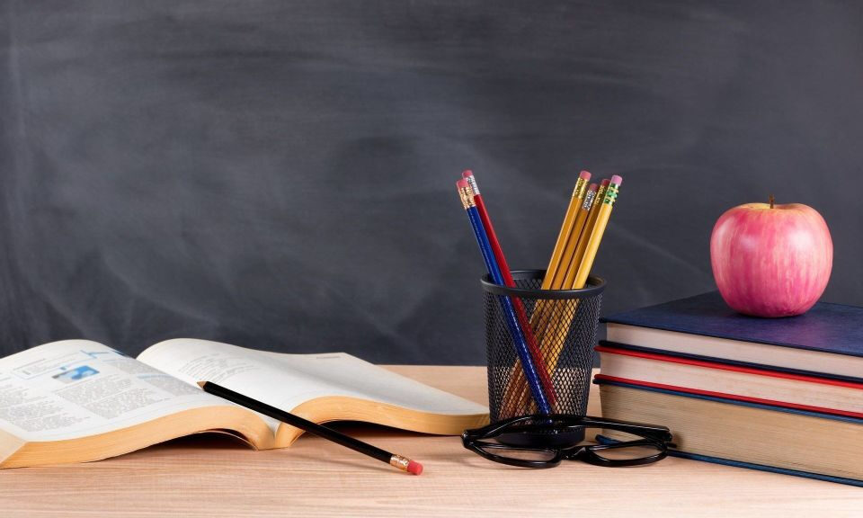 Florida libera a la boleta de calificaciones escolar A a F; Estado y región ganan más como