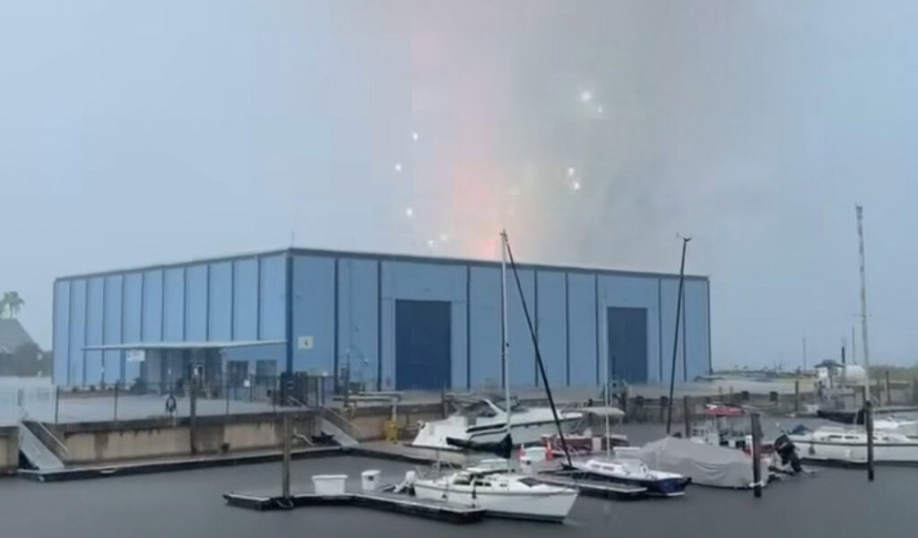 ‘Divine Intervention’: Lightning golpea los fuegos artificiales antes del evento del 4 de julio de Sanford