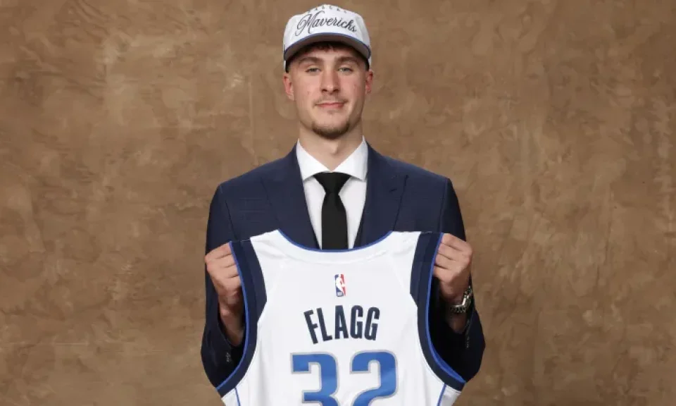 Debuta el nuevo prodigio de Dallas: Cooper Flagg se enfrenta a los Lakers de Bronny James | Sporting News Argentina