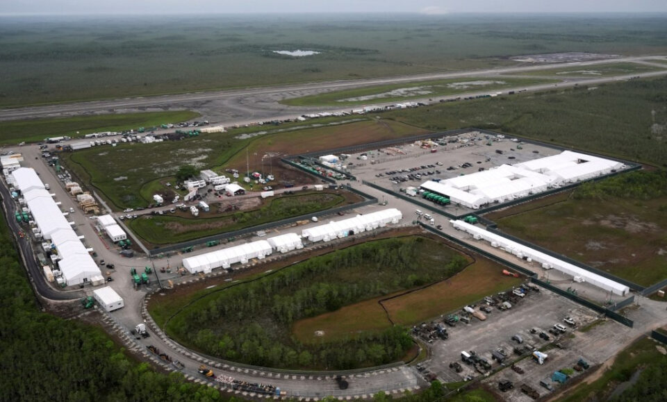 Los legisladores de Florida a quienes se les negó el acceso a la demanda de archivos de Alligator Alcatraz