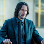 Justo antes de comenzar su venganza, John Wick hace esto con su reloj: es un guiño a los soldados reales