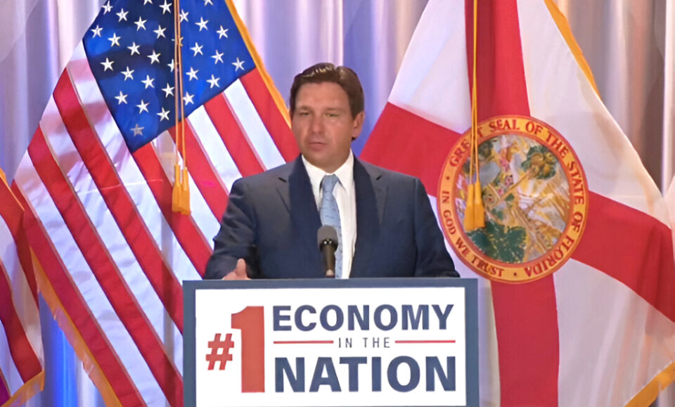 DeSantis ataca a demócratas: “Quieren que inmigrantes se queden aquí ilegalmente”