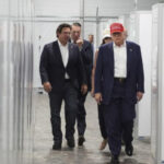 Correos revelan que administración de DeSantis sorprendió a funcionarios del condado con los planes de «Alligator Alcatraz» | CNN