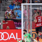 La otra toma del gol de Messi que festejó el estadio entero