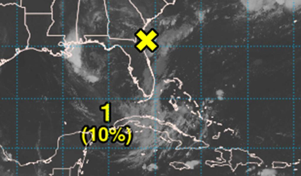 Hurricane Center dice que el sistema podría moverse a través de Florida y desarrollarse en el Golfo