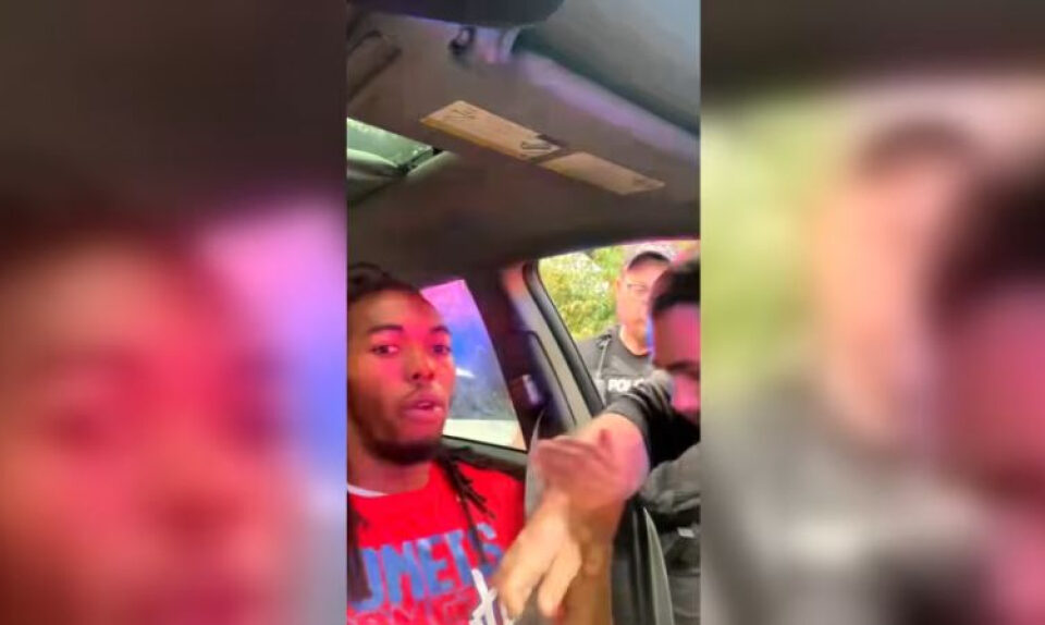La Policía de Florida bajo fuego tras viralizarse el video de un hombre negro golpeado y arrastrado por agentes durante una parada de tráfico | CNN