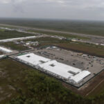 Comienzan los vuelos de deportación desde «Alligator Alcatraz», mientras Florida promete más arrestos a inmigrantes | CNN