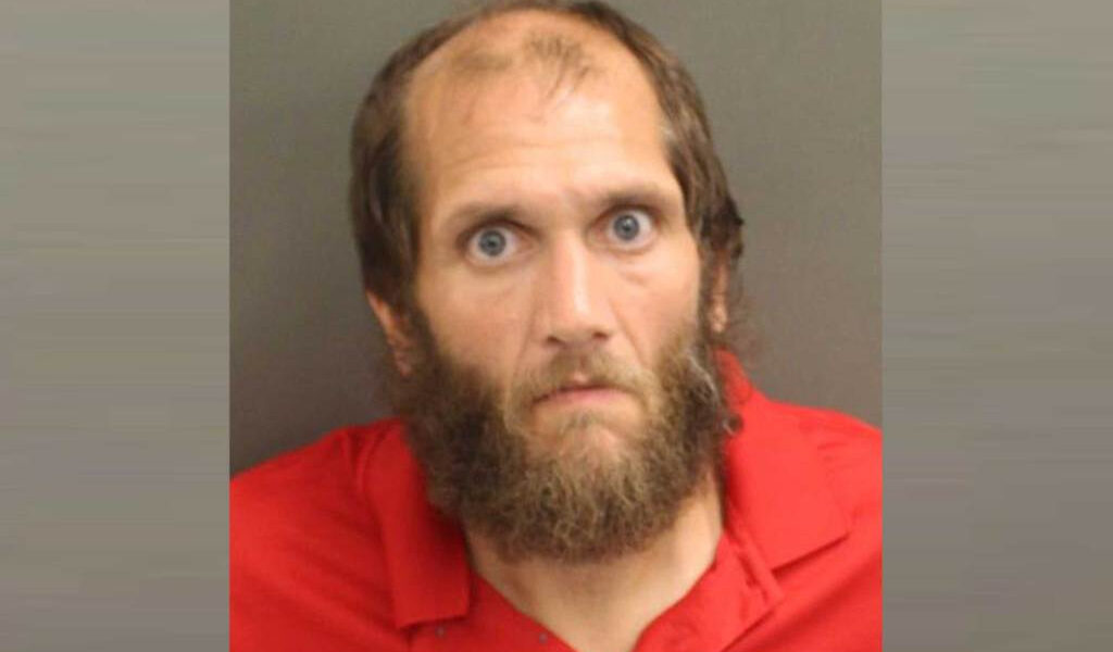 Hombre que empuja el hacha arrestado en el argumento del vecindario de Winter Park