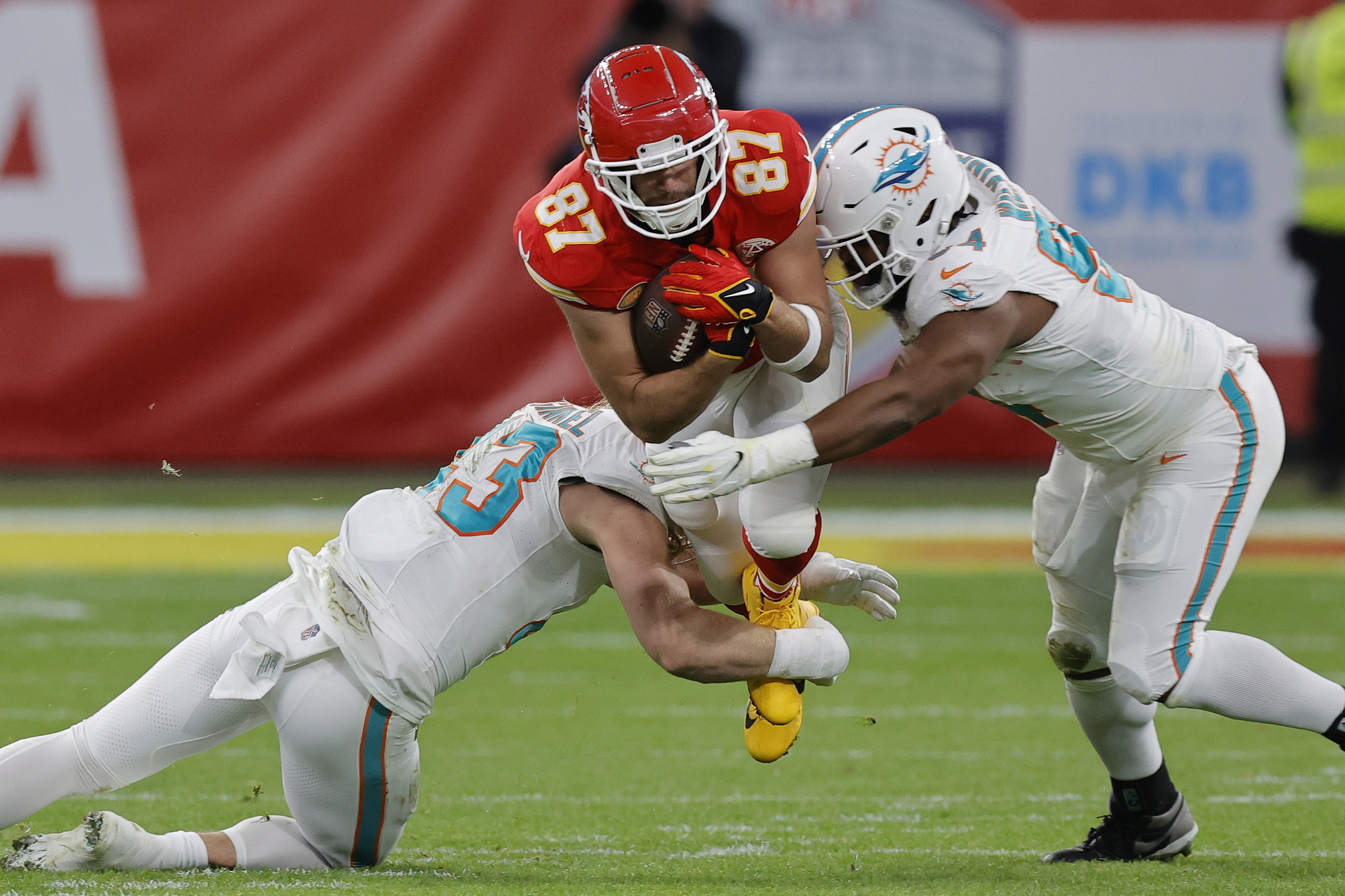 Los Kelce se retan con Taylor Swift de fondo en el duelo con ms morbo de la NFL
