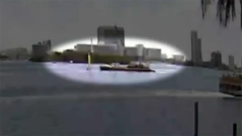 velero barcaza Miami Beach impacto niñas