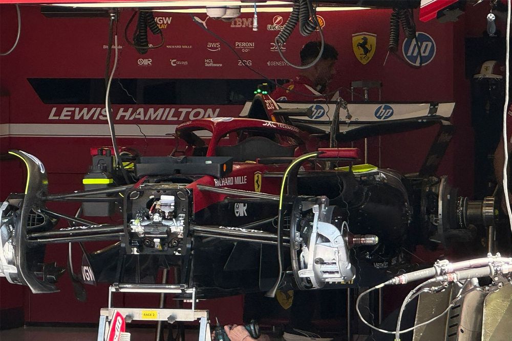 Dettaglio tecnico Ferrari del nuovo fondo con nuovi convogliatori di flusso nei canali Venturi