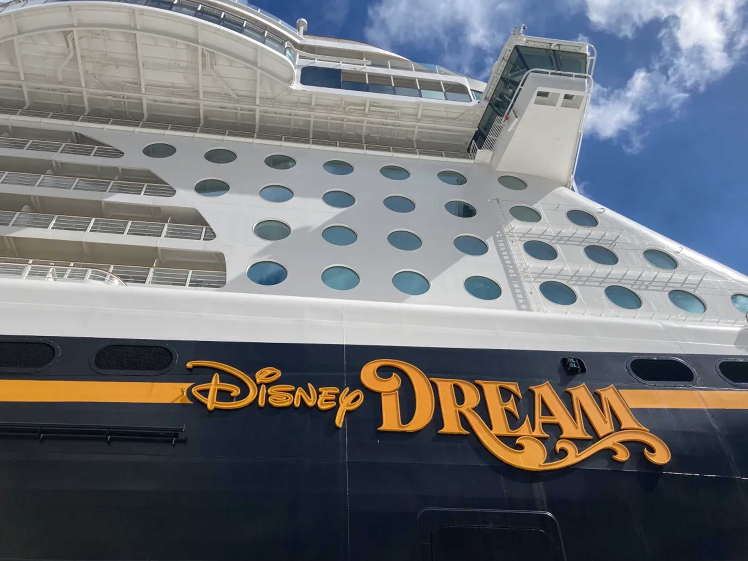 El crucero de Disney Dream debutó fuera de Port Canaveral en 2011, pero ahora sale de Port Everglades. (Mark Gaorert/South Florida Sun Sentinel)