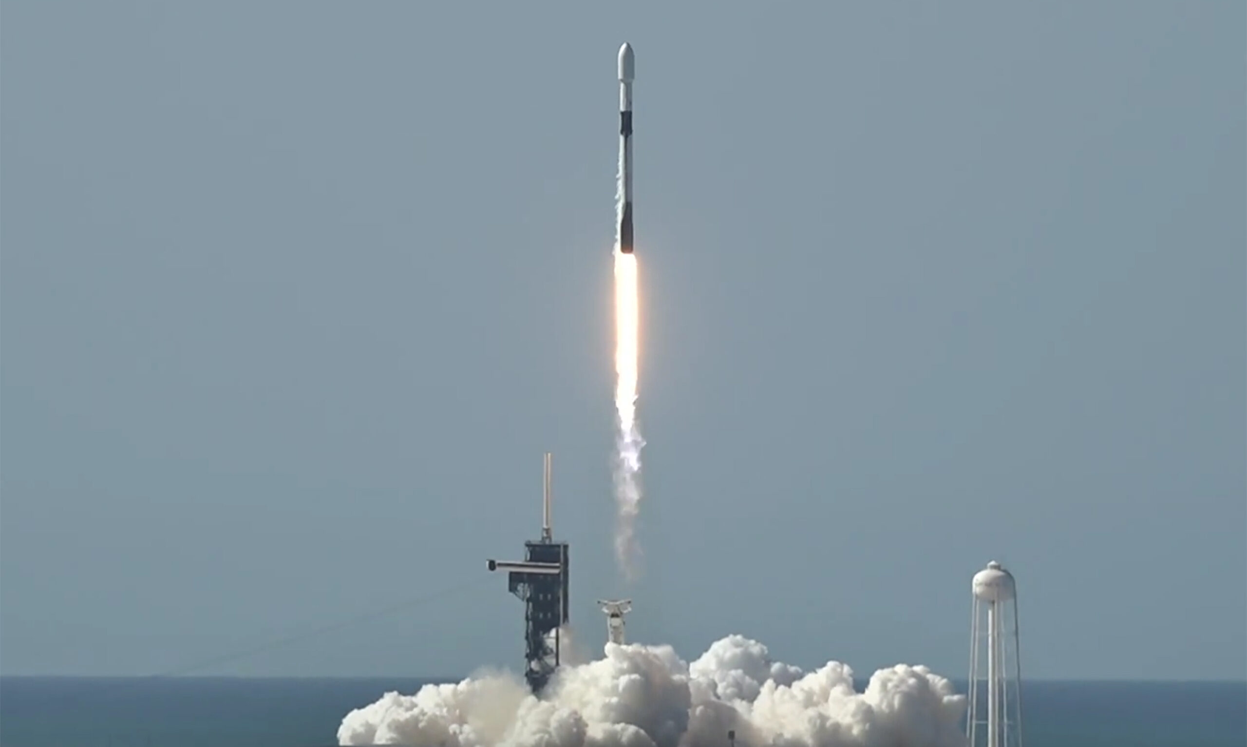 Un SpaceX Falcon 9 lanza un satélite europeo desde Kennedy Space Center Pad 39-A el martes 1 de julio de 2025. (Cortesía/SpaceX)